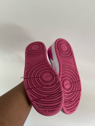 Tênis Nike Rosa e Branco