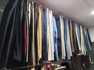 Lote Ropa 1000 Prendas la ropa es de segunda mano