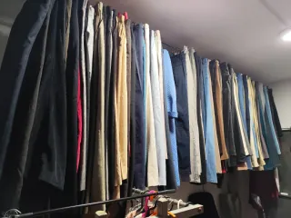 Lote Ropa 1000 Prendas la ropa es de segunda mano