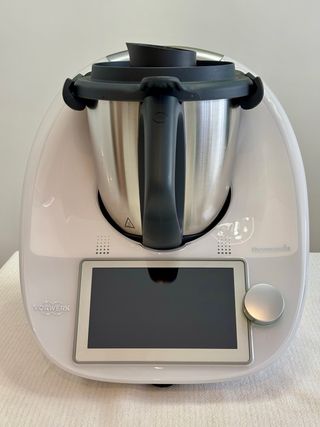 Thermomix TM6 con accesorios. Prácticamente nueva.