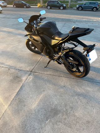 Yamaha YZF-R125 2009 Negra