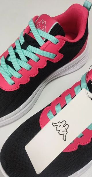 Zapatillas Kappa Negras y Rosas