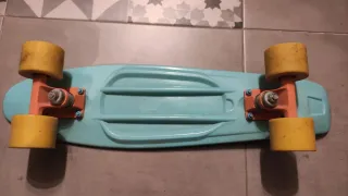 Monopatín tipo banana azul