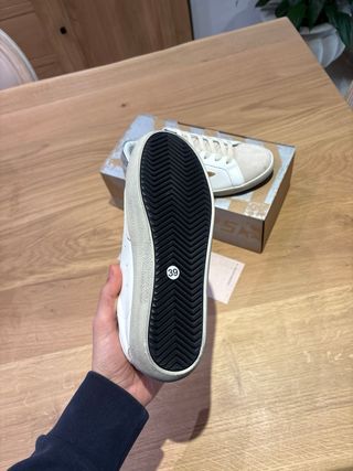 Golden Goose Sneakers Doradas 39