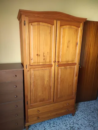 VENDO MUEBLES CLÁSICOS MADERA (VACIAR PISO ENTERO)