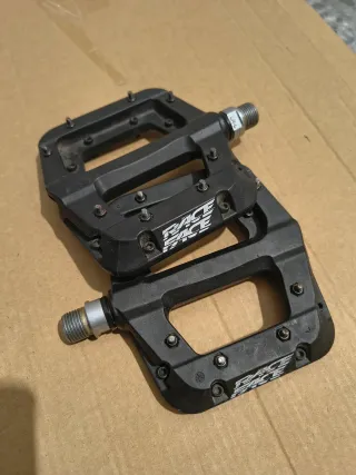 Pedales Race Face Chester