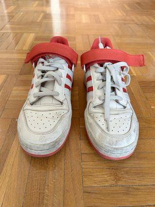 Zapatillas Adidas Blancas y Rojas