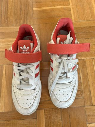Zapatillas Adidas Blancas y Rojas