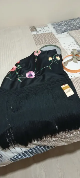 Mantón de Manila bordado nuevo