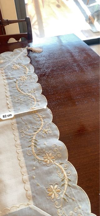 Toalha decorativa Páscoa dourada e branca