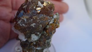 Esfalerita acaramelada con calcita