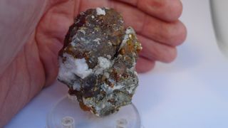 Esfalerita acaramelada con calcita