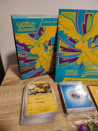 Lote 🇪🇦 ETB abierta héroes ascendentes pokemon