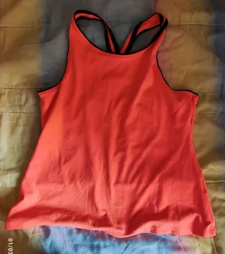 Ropa variada talla M, S y para chicas de 12 a 14.