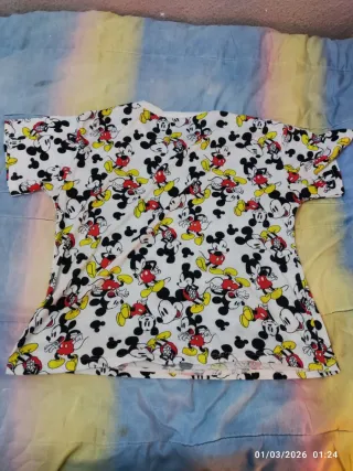 Ropa variada talla M, S y para chicas de 12 a 14.