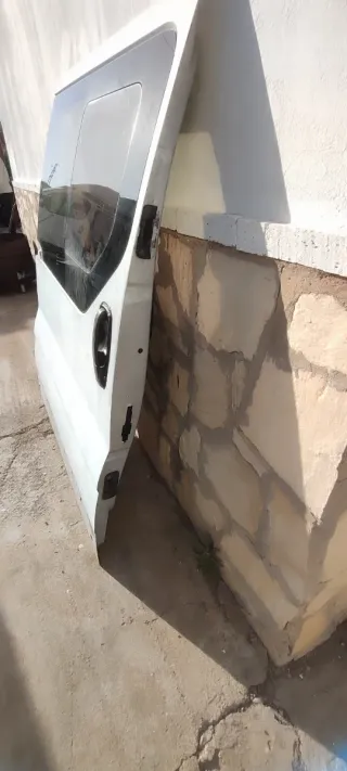 Puerta Renault trafic, Opel vivaro, Nissan primast