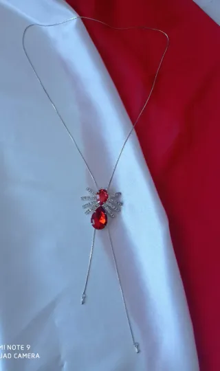 Collana ragno con cristalli rossi e argento