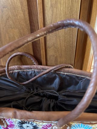 Capazo artesanal bordado