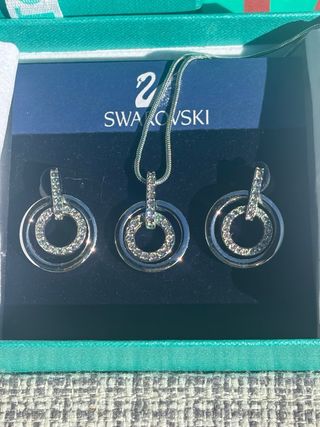 Conjunto Swarovski collar y pendientes