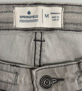 Pantalón corto/ bermuda color gris. Talla M