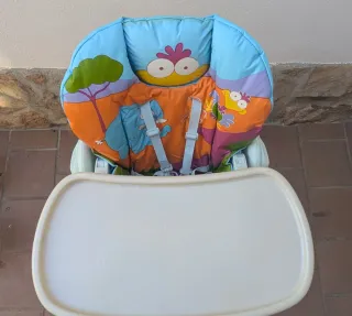 Trona de bebé de la marca Chicco