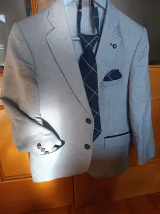 Americana niño gris y azul talla 14 con corbata
