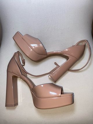 Tacones beige plataforma