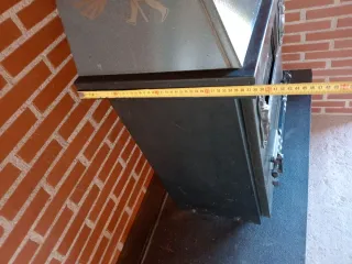 Estufa de leña metálica