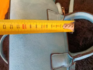 Bolso azul de terciopelo