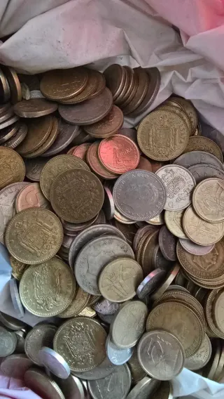 Lote de monedas de varias epocas (11 kg)