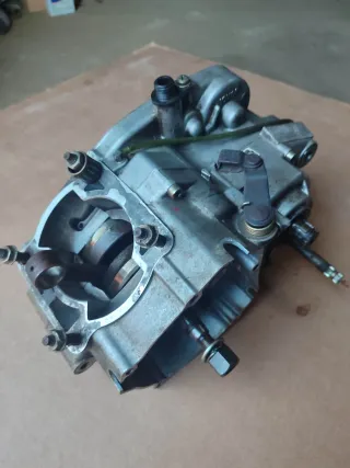 Bajos de motor Yamaha DT 125 LC