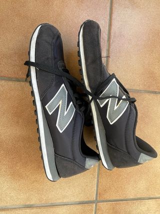 Zapatillas New Balance Negras y Grises