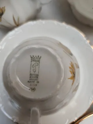 Juego de té porcelana blanco y dorado Pontesa.