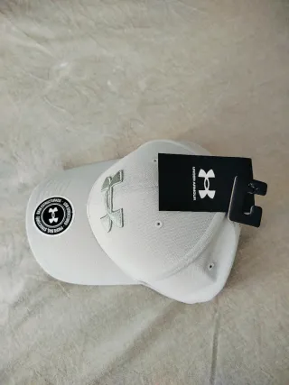 Gorra Under Armour Beige