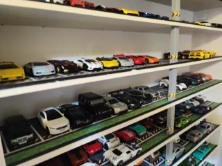 Repisa expositora coches 1:64 parking
