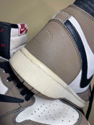 Air Jordan 1 Retro High Travis Scott Cactus Jack
