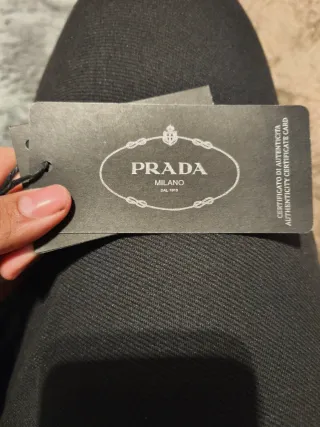 Camiseta Prada Negra con Logo