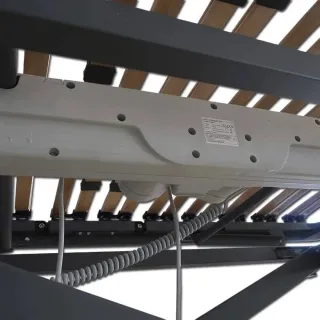 Cama geriátrica hospital con carro elevador