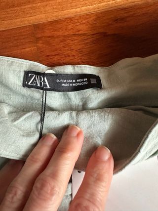 Falda Zara fruncida verde talla M