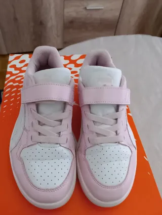 Zapatillas Puma blancas y rosas