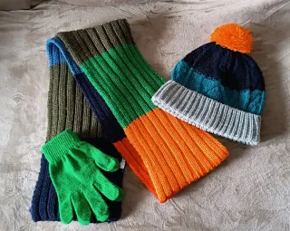 Conjunto gorro, bufanda y guantes