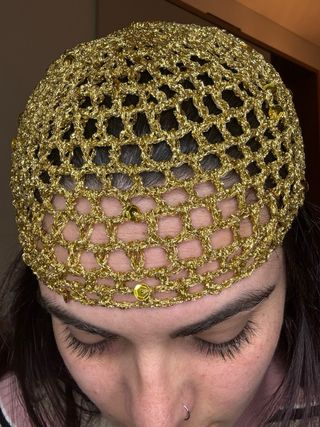 Cappello rete oro lamé paillettes uncinetto
