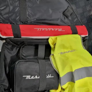 Kit de emergencia Maserati