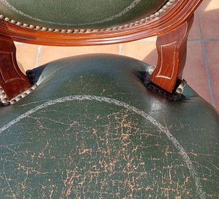 Silla Estilo Luis XVI Madera maciza y Piel natural