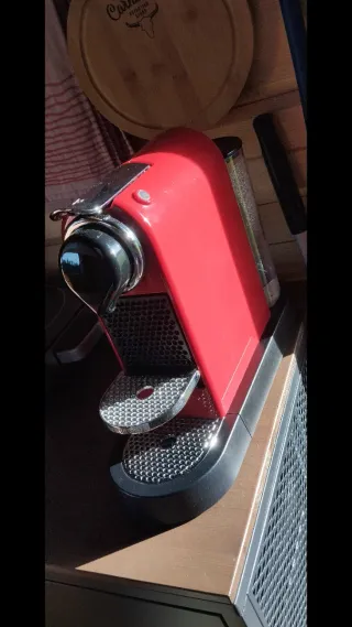 Cafetera Nespresso Roja