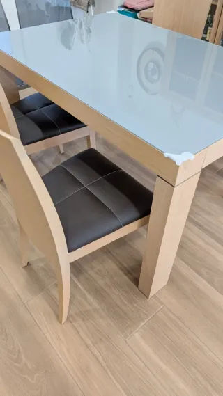 Conjunto de 4 Sillas Comedor madera y Piel