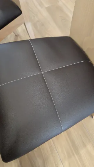 Conjunto de 4 Sillas Comedor madera y Piel