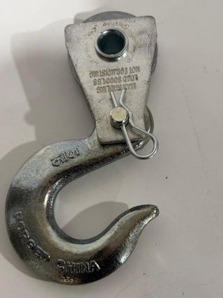 Polea metálica con gancho