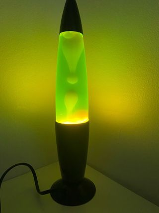 Lámpara de lava verde y negra