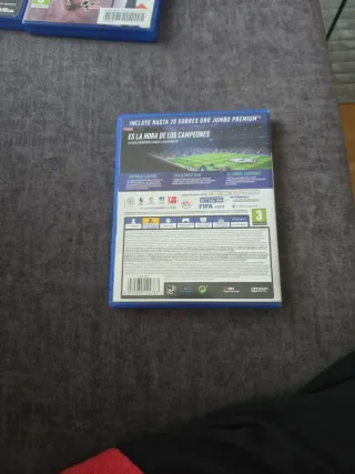 Lote 3 giochi PS4: FIFA 19, MotoGP 15, Black Ops